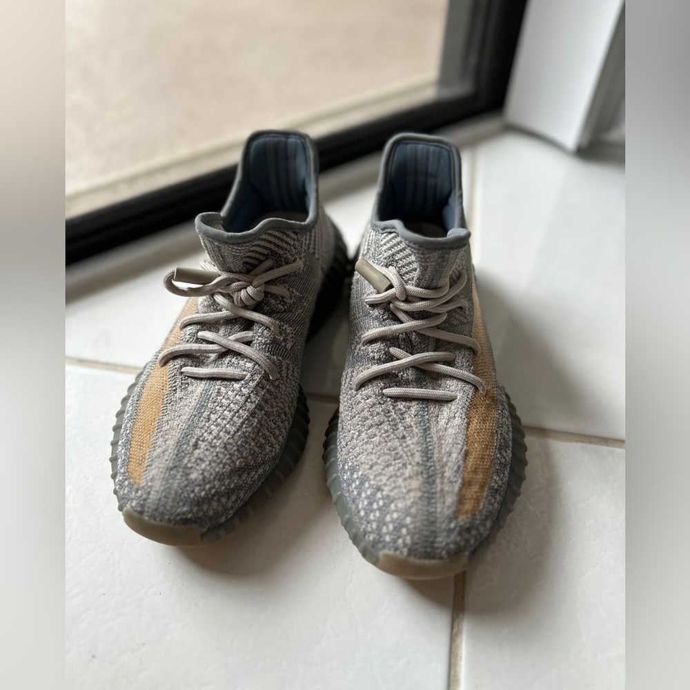 Yeezy boost 350 v2